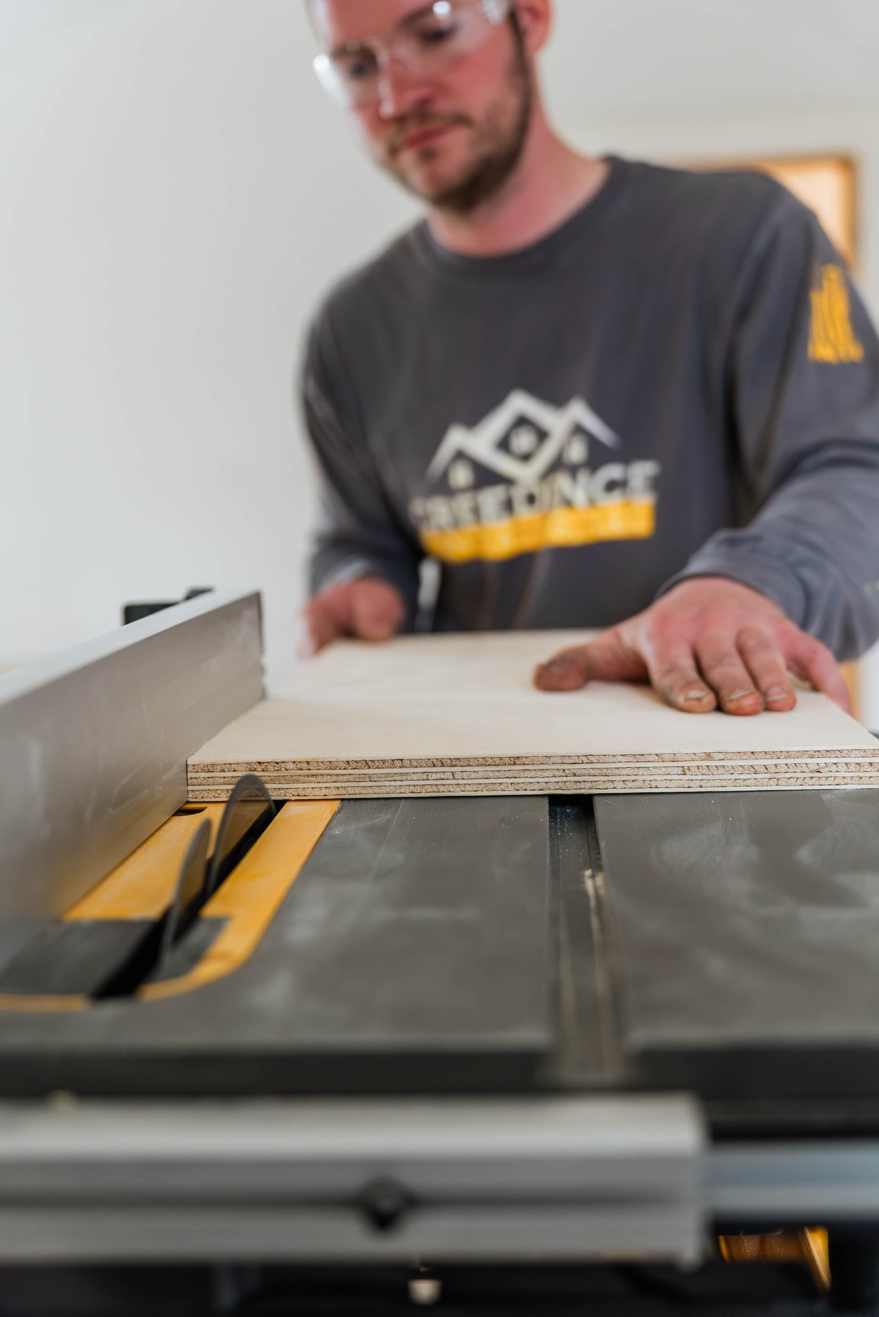 Marking a measurement on a tape measure